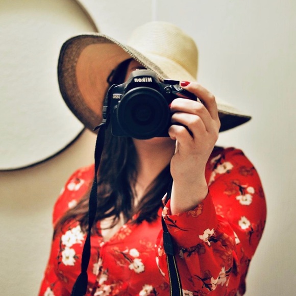 Meet your Posher, Amanda - Picture 1 of 1